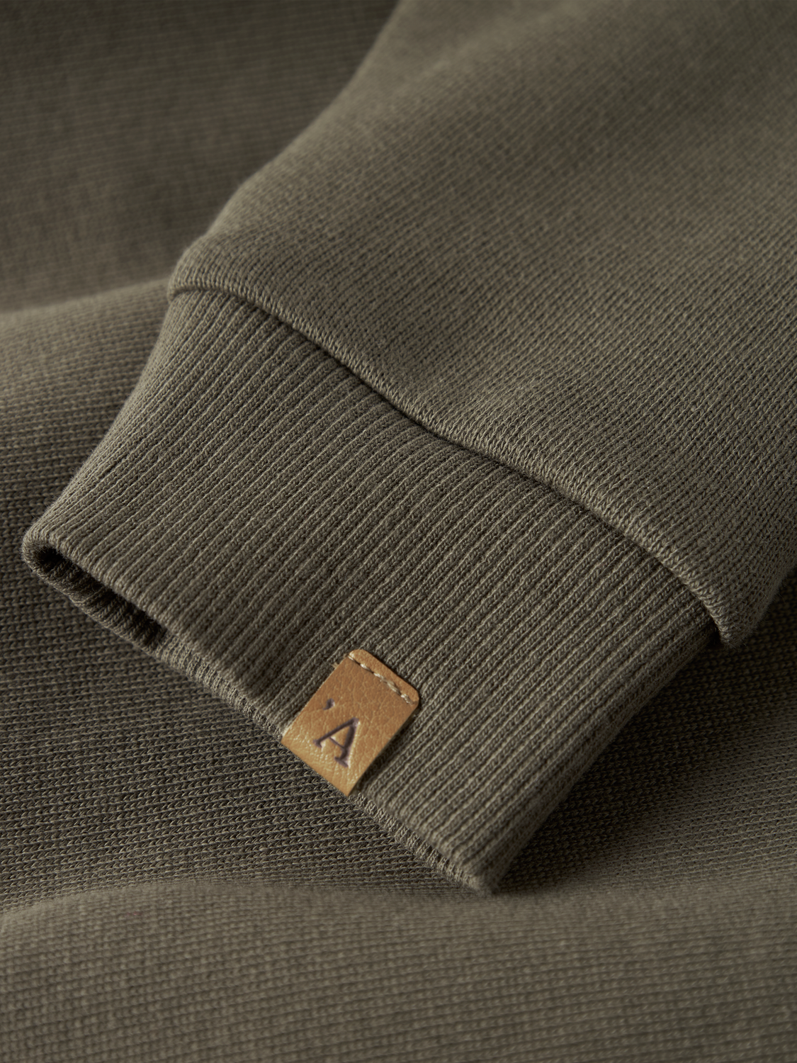 model_shot-front_full